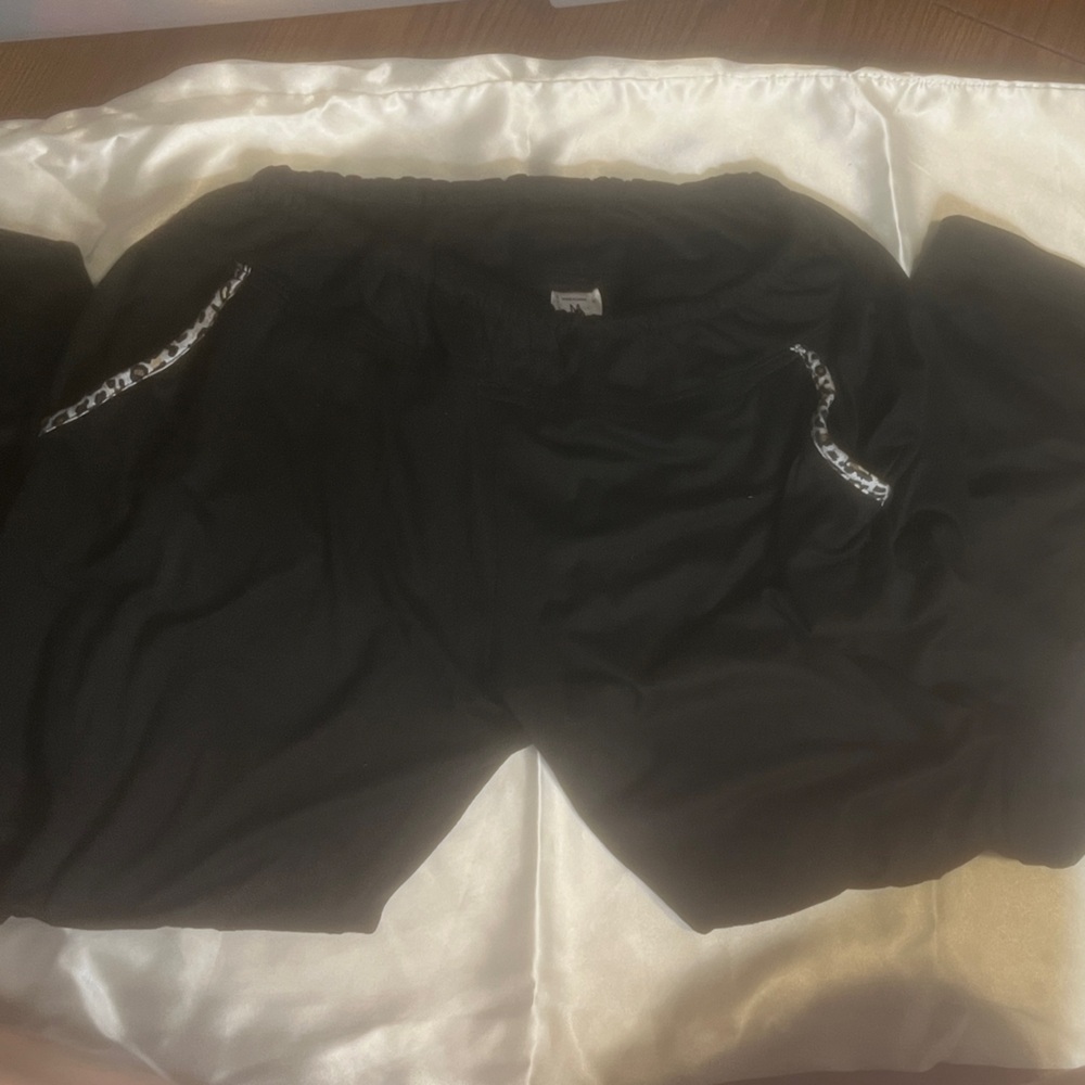 Black pyjama pants with Leopard Trim